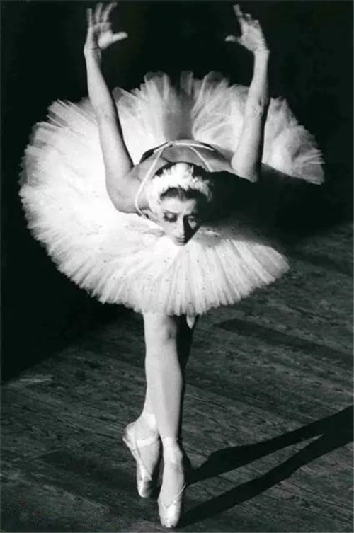 舞蹈人物古巴芭蕾教母艾丽西亚阿隆索aliciaalonso