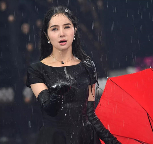 玉米提古丽米娜主演歌舞电影你美丽了我的人生太帅太美了